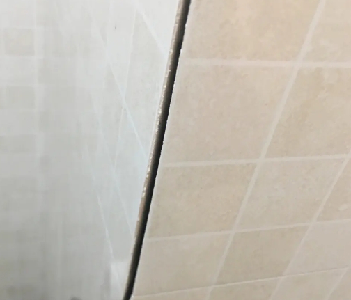 台江瓷砖空鼓维修公司分享阳台瓷砖脱落的修复过程可以分为以下几个步骤